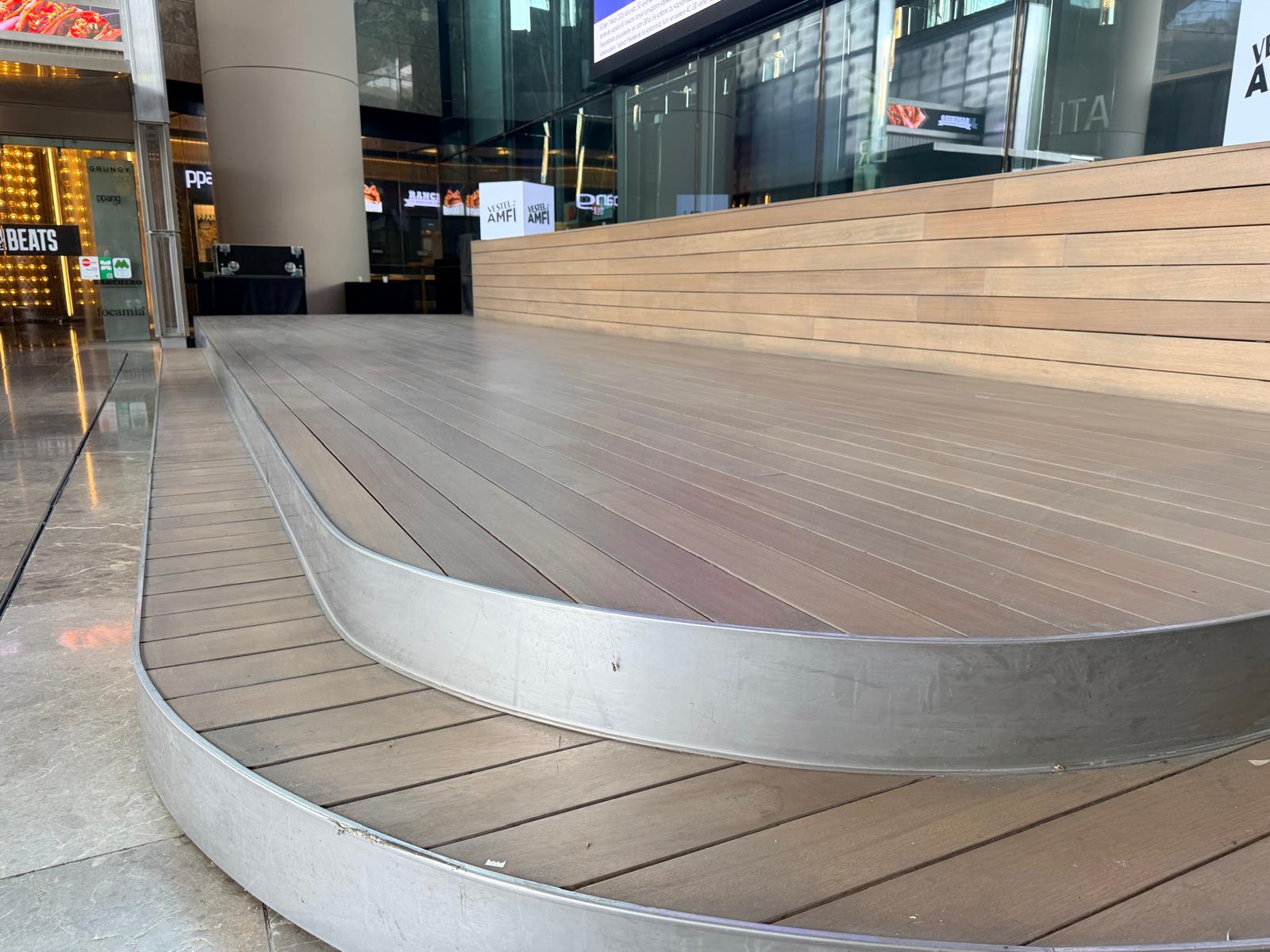 Zorlu Center Zincirlikuyu Modern Deck Platform ve Dış Mekan Uygulama Projesi