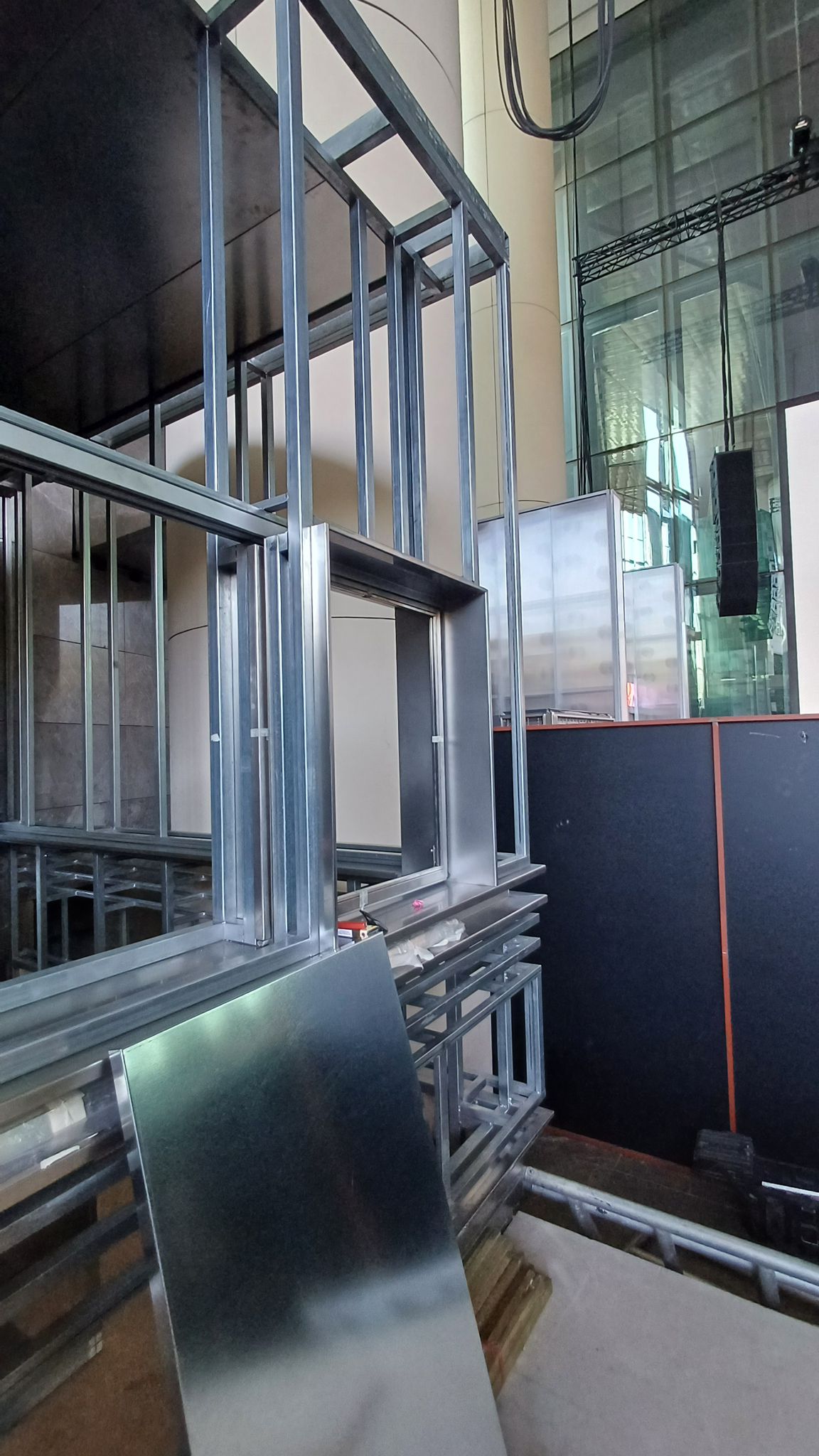Zorlu Center Zincirlikuyu Starbucks Kiosk ve Ticari Alan Uygulama Projesi