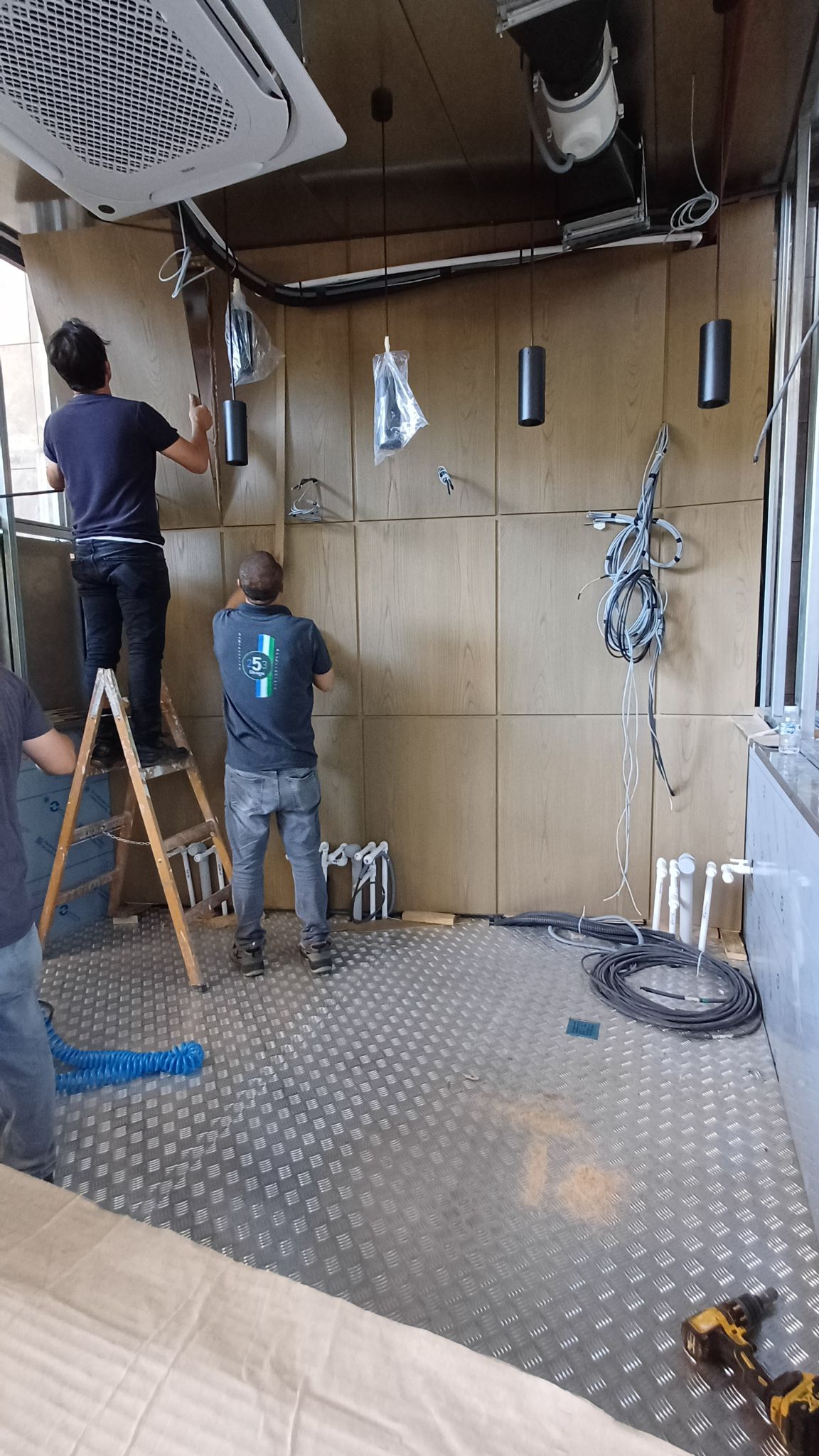 Zorlu Center Zincirlikuyu Starbucks Kiosk ve Ticari Alan Uygulama Projesi